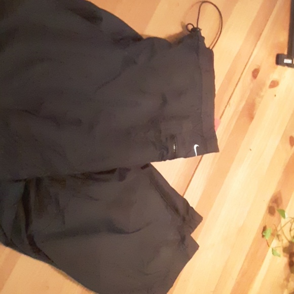 Women's plus size black Nike wind pants. - Picture 2 of 3